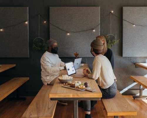 Fast-food, gargotes, Pizzerias …comment éviter la « malbouffe » au travail 