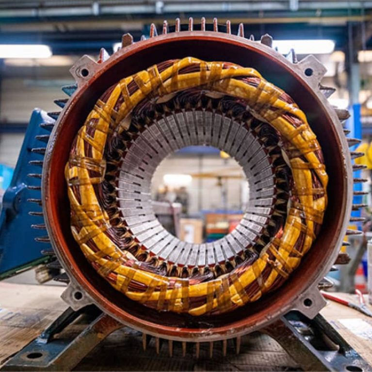 Installations et maintenance de transformateurs éléctrique 10KV et 30KV