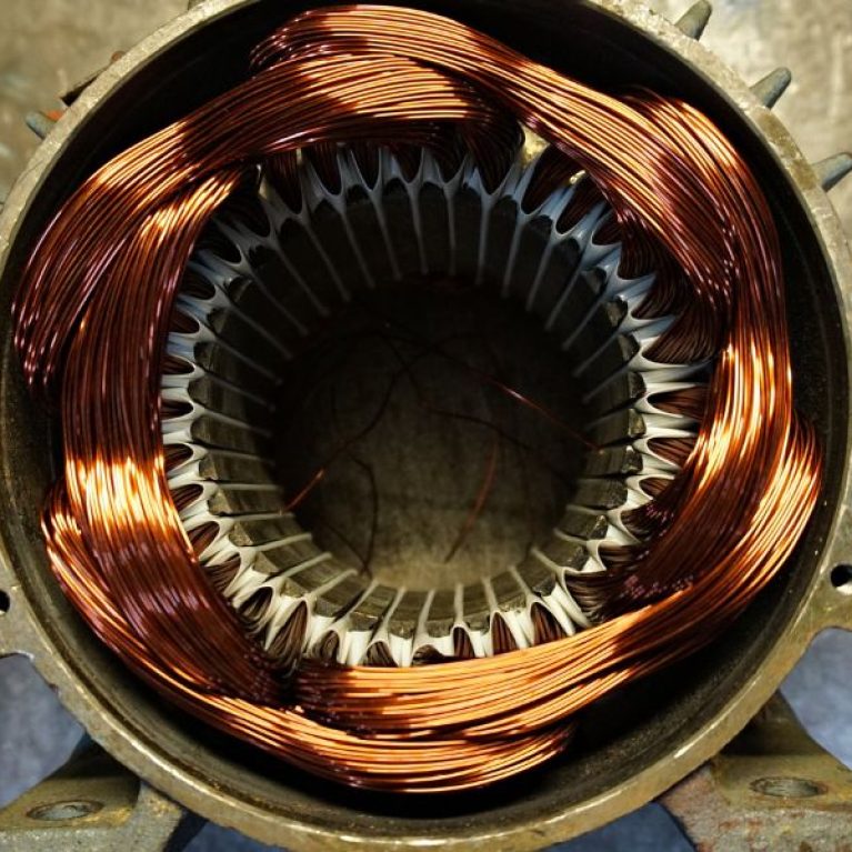 Installations et maintenance de transformateurs éléctrique 10KV et 30KV